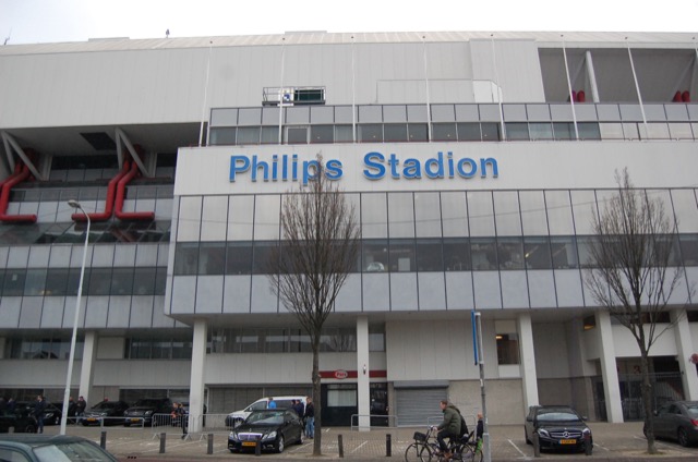 Aanhouding na aanval op sportverslaggever bij voetbalwedstrijd PSV-Ajax