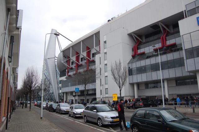 Overtuigende overwinning voor PSV tegen FC Twente brengt hen dichter bij Ajax