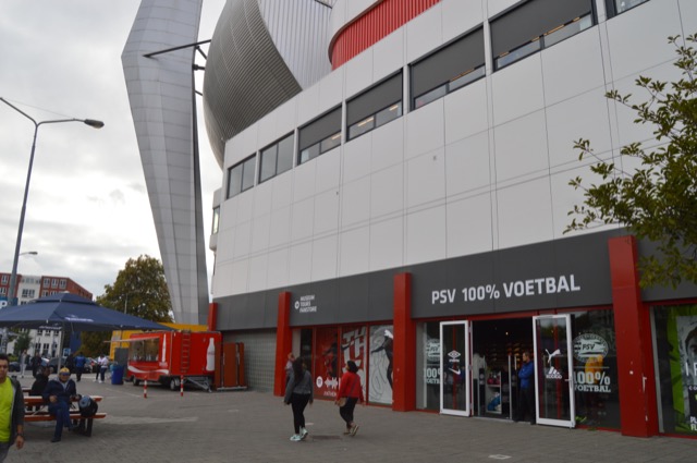 PSV dreigt defensieve kracht te verliezen: Mexicaanse clubs strijden om handtekening Ledezma